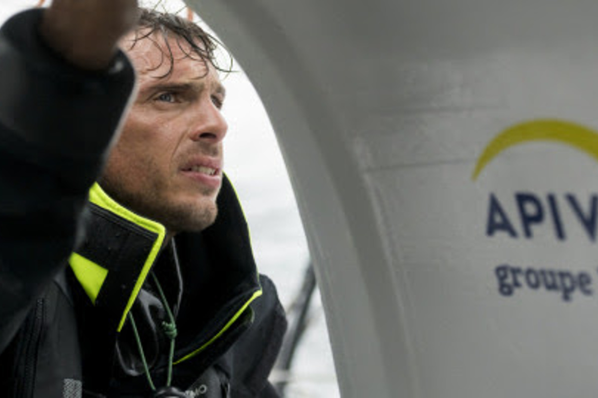 Vendée Globe leader Charlie Dalin's Apivia suffers port foil damage